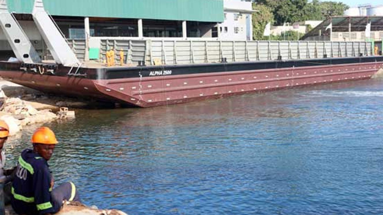 The newly built Alpha 2500 flat-bottomed barge. 