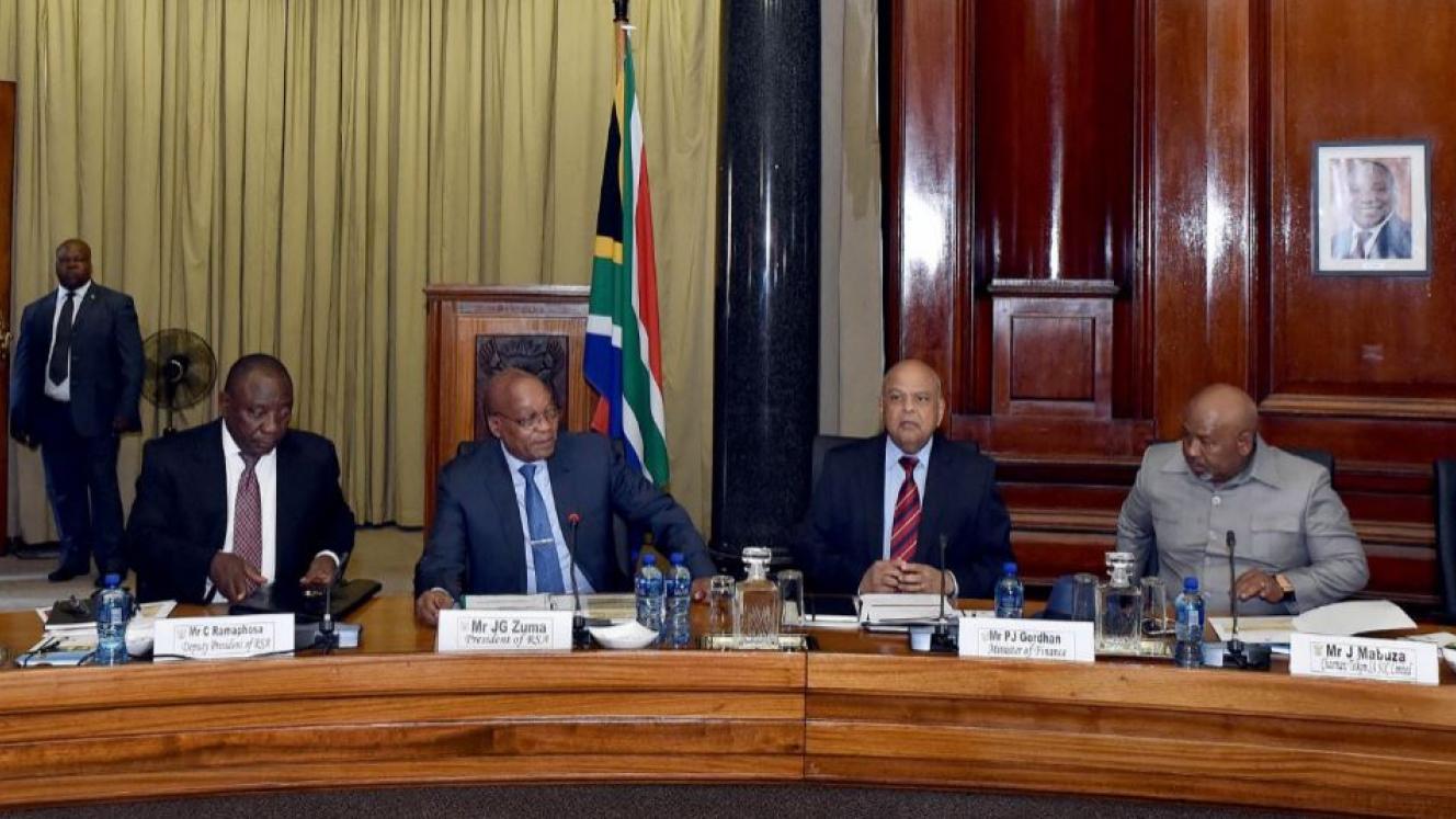 At the Presidential CEO Initiative meeting are, from left, deputy president Cyril Ramaphosa, President Jacob Zuma, finance minister Pravin Gordhan and Busa CEO Jabu Mabuza. Photo credit: GCIS