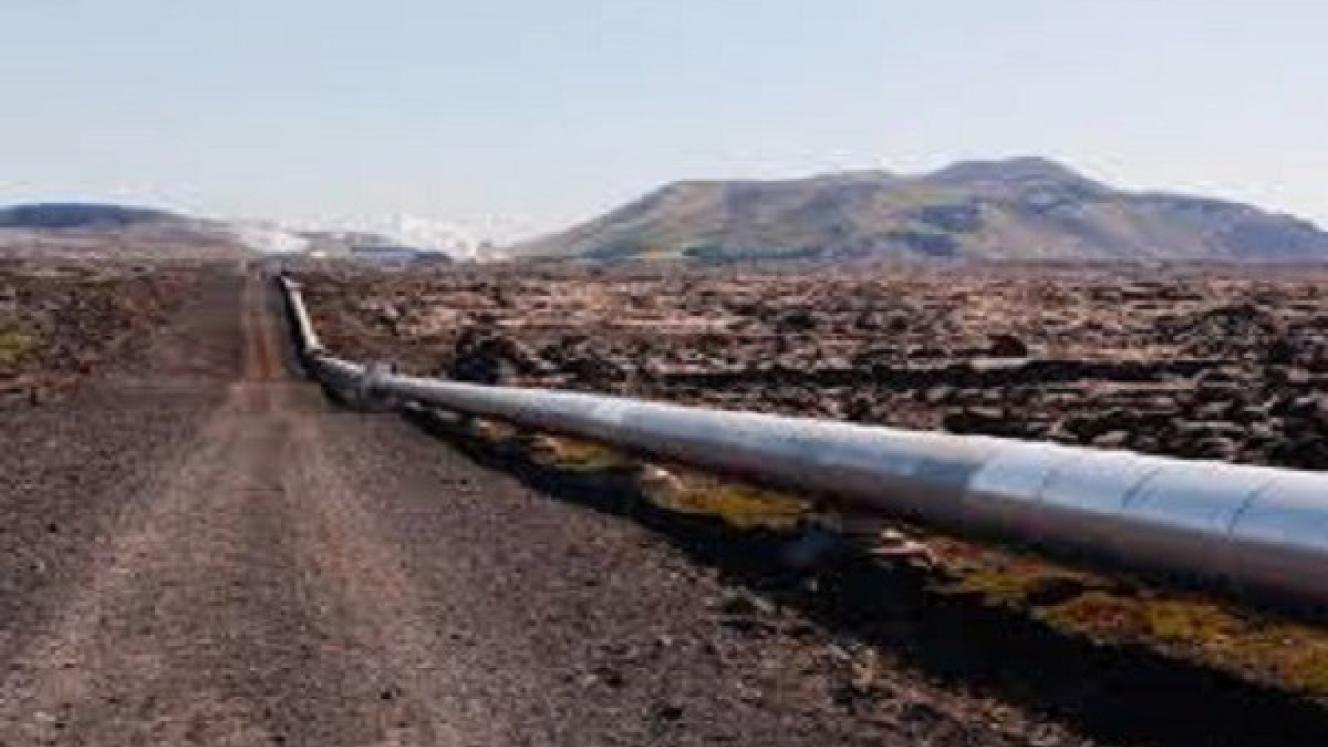 The oil pipeline between Uganda and Tanzania is expected to carry 216 000 barrels of crude oil for export per day.
