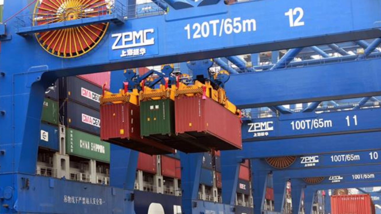 The ZPMC AI straddle carrier.