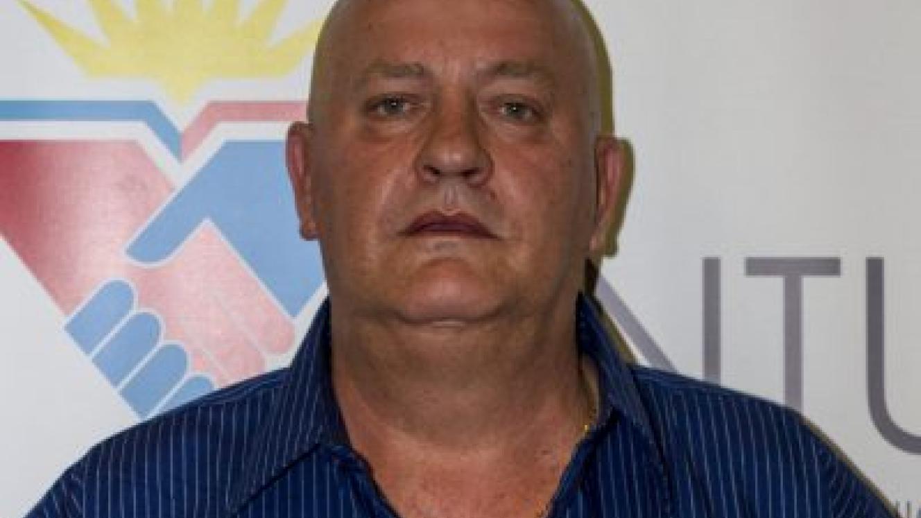 Untu president, Wyndham Evans.
