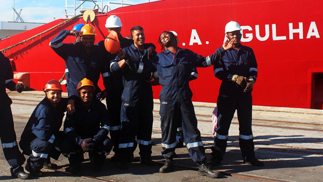 The SA Agulhas, operated by Samsa, was recommissioned as a training ship in 2012.