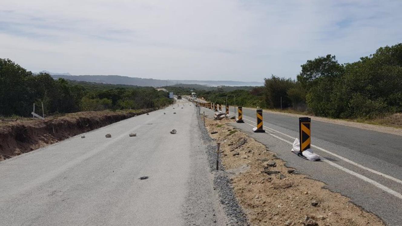 Roadworks near Groot-Brakrivier.