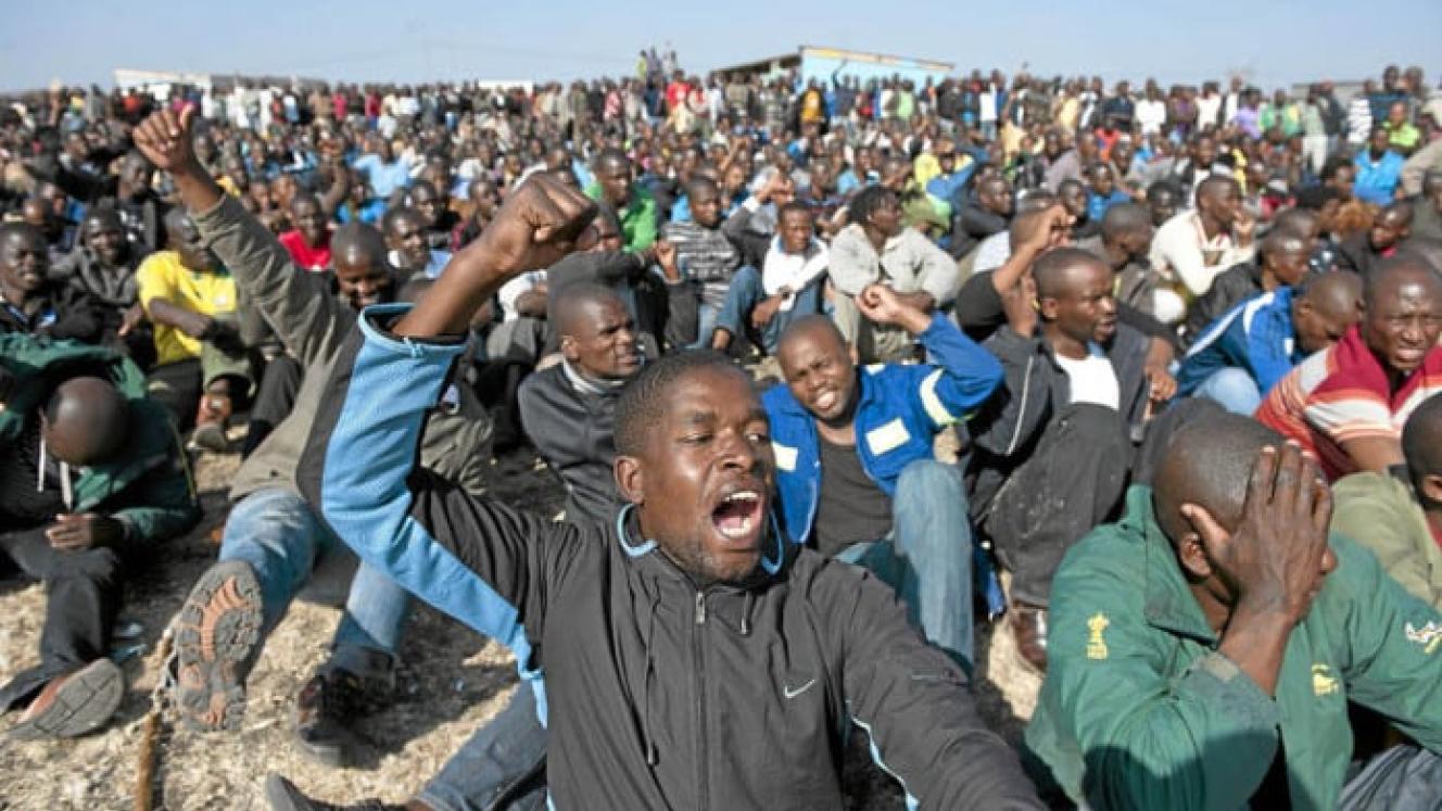 Disgruntled miners protesting outside VGF mine in Mpumalanga.