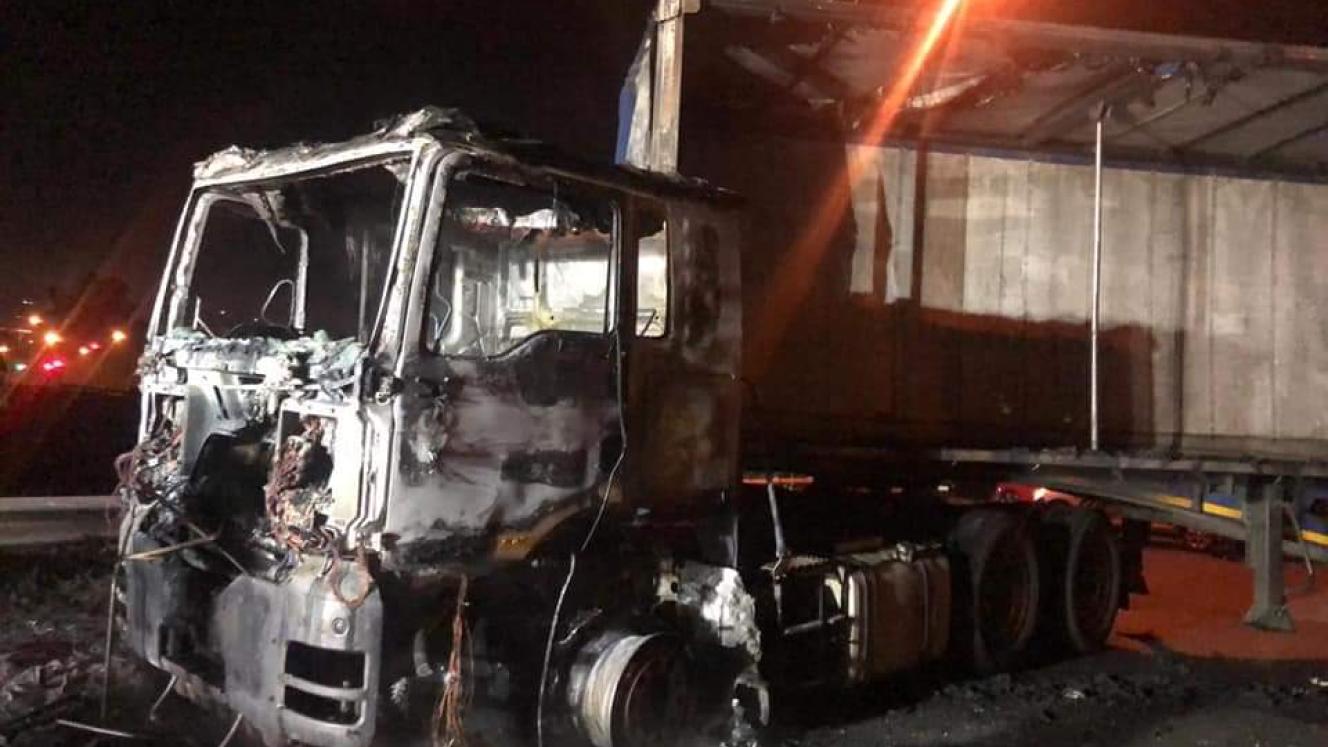 Truck set alight on the N3, Ortmann Road.