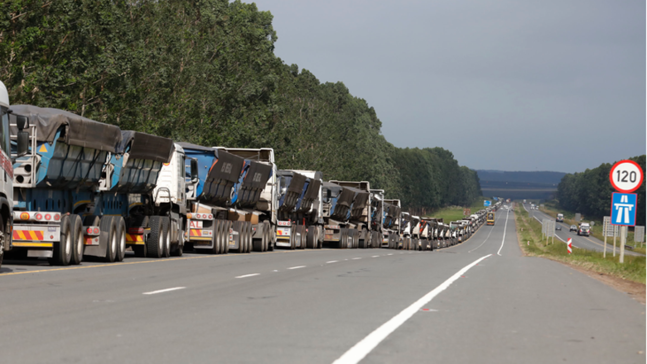 Transporters say congestion linked to the Gate Zero staging facility is forcing coal trucks to queue on the N2 outside Richards Bay.