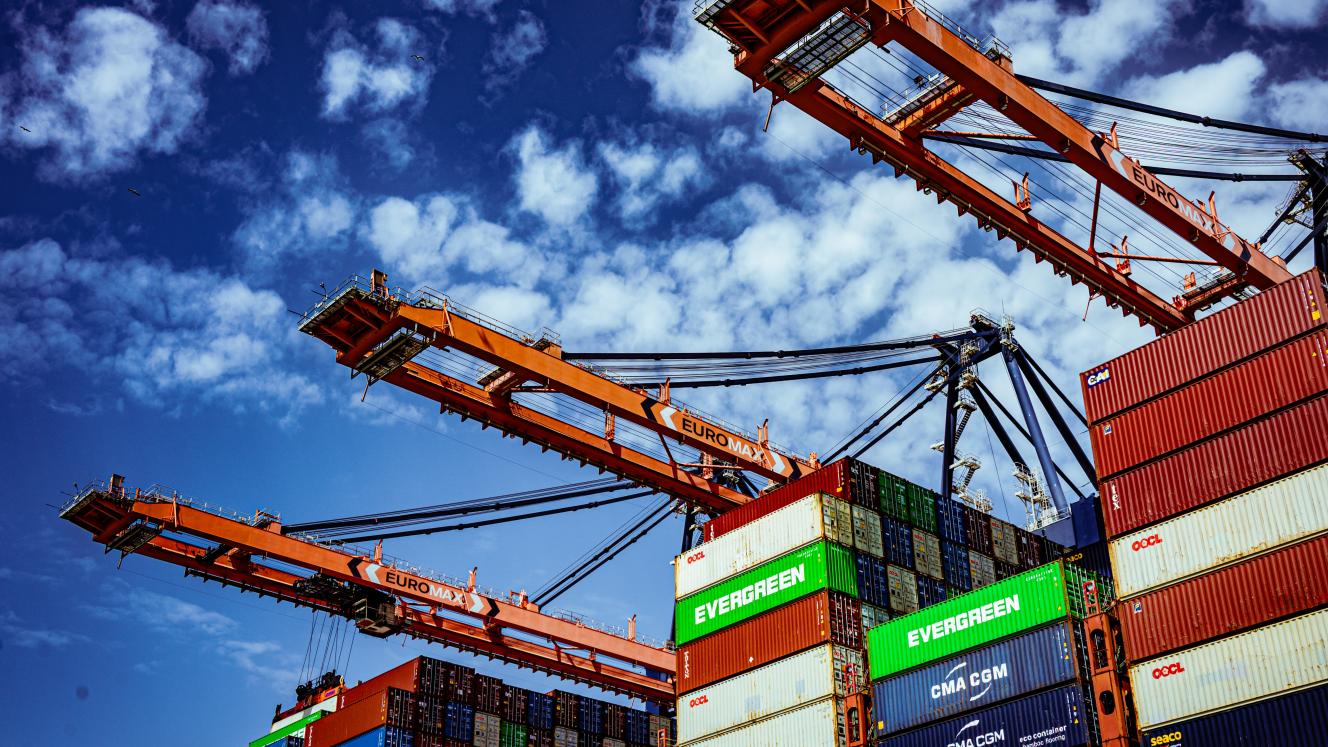 Diverting 10% to 20% of cargo through alternative ports before congestion builds could help ease pressure on the Port of Cape Town during peak export seasons.