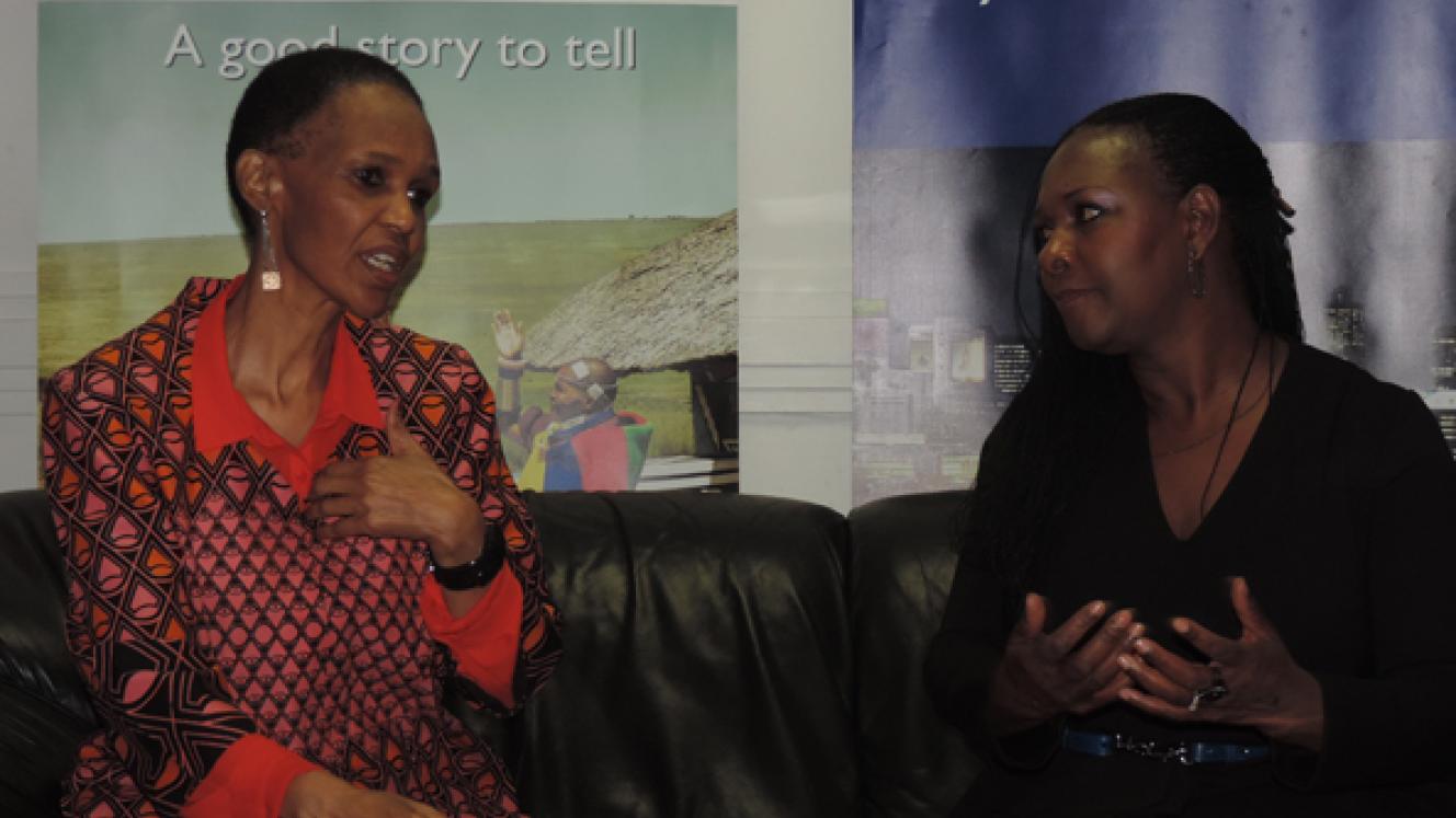 The South African High Commissioner to Zambia, Sikose Mji and the Zambian Minister of Commerce, Trade and Industry, Margaret Mwanakatwe.