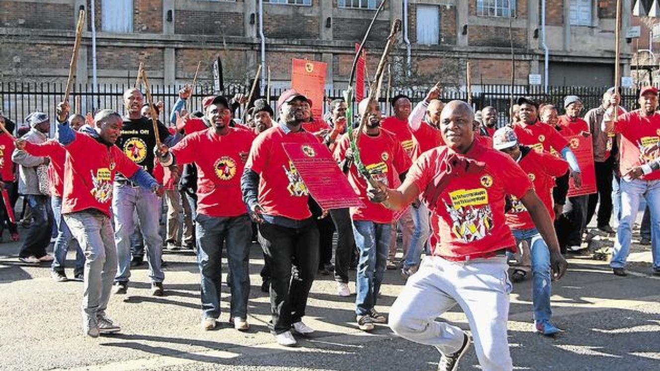 Over 30 000 National Union of Mineworkers (NUM) members from the coal industry are on strike, demanding a pay hike of R1 000 in the lower paid category.