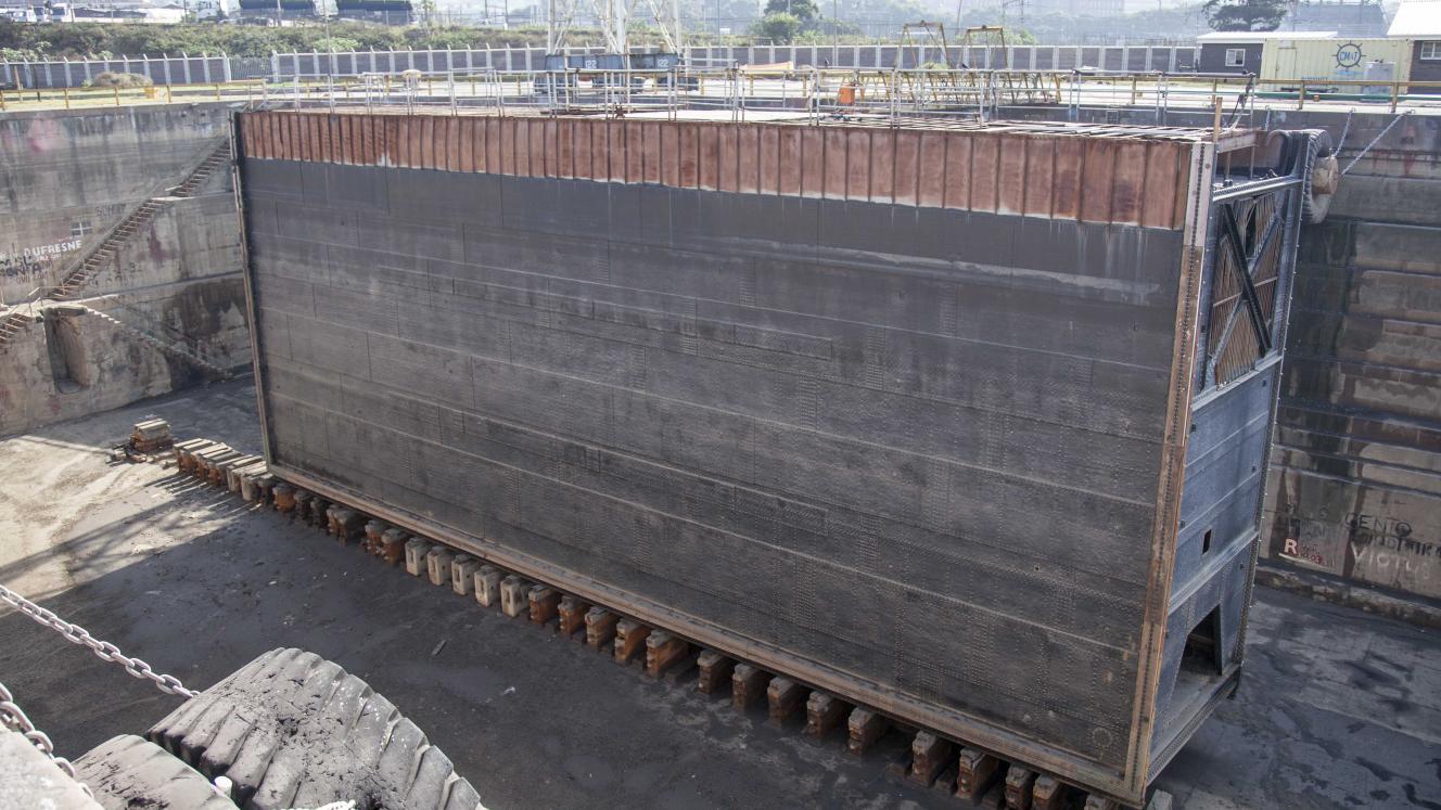 Good progress has been made on the repair of the 35-metre- long, 900-tonne outer caisson at the Prince Edward Graving dock in Durban. 