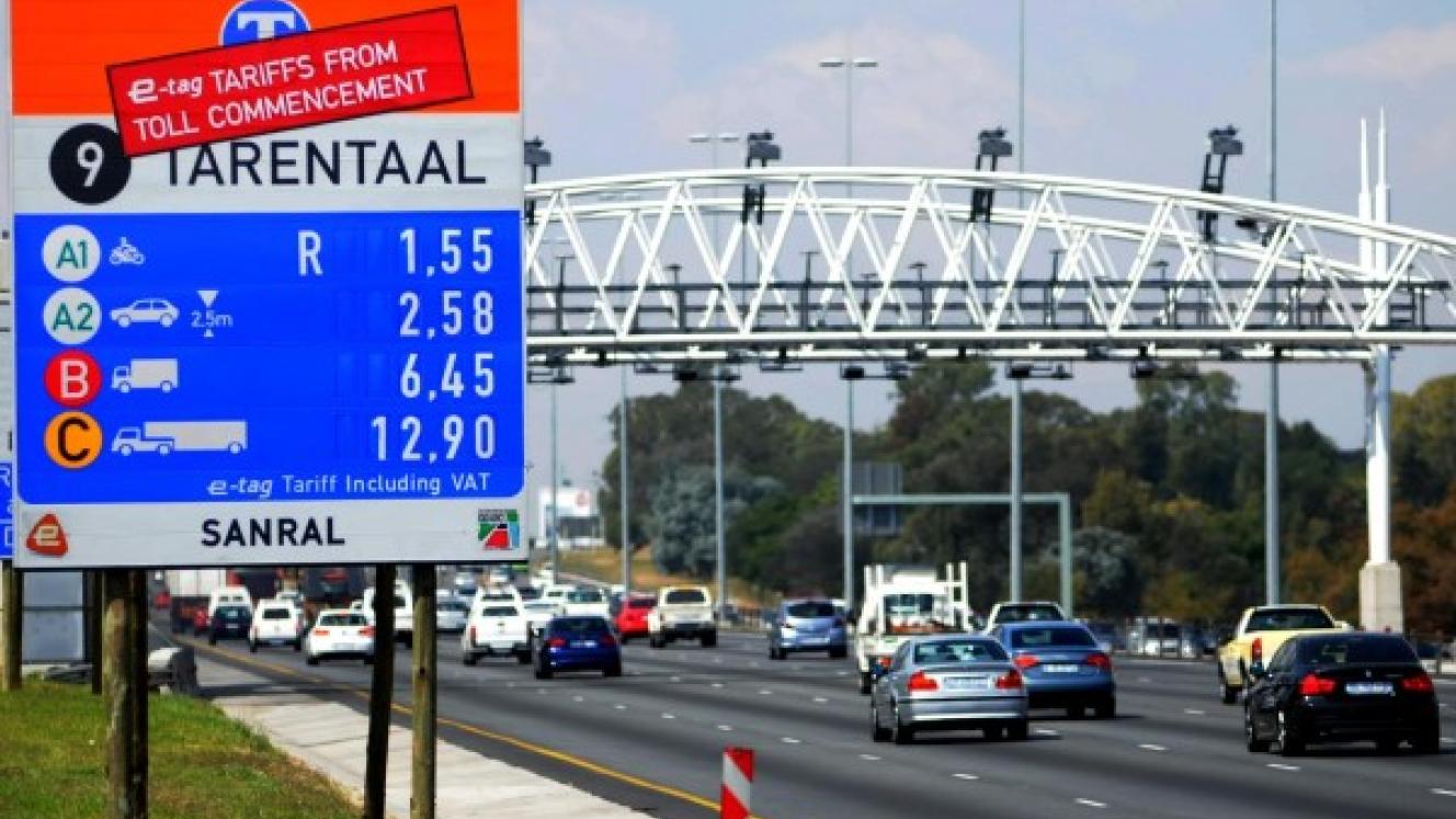 The e-toll funding model is under review again, placing Gauteng highway expansions on hold until it is finalised.