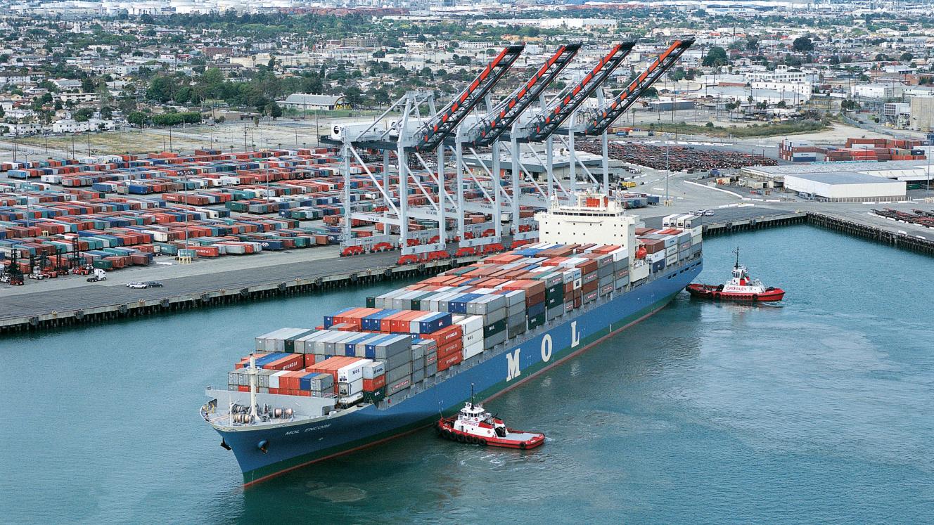 The largest port in the US has recording falling imports for October – usually one of its busiest months.