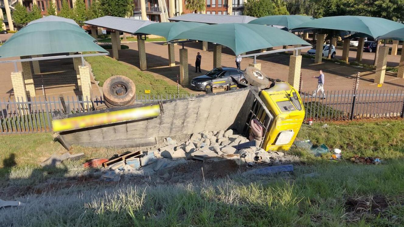 Five people were injured when a truck ploughed into several vehicles on the N1 highway. 