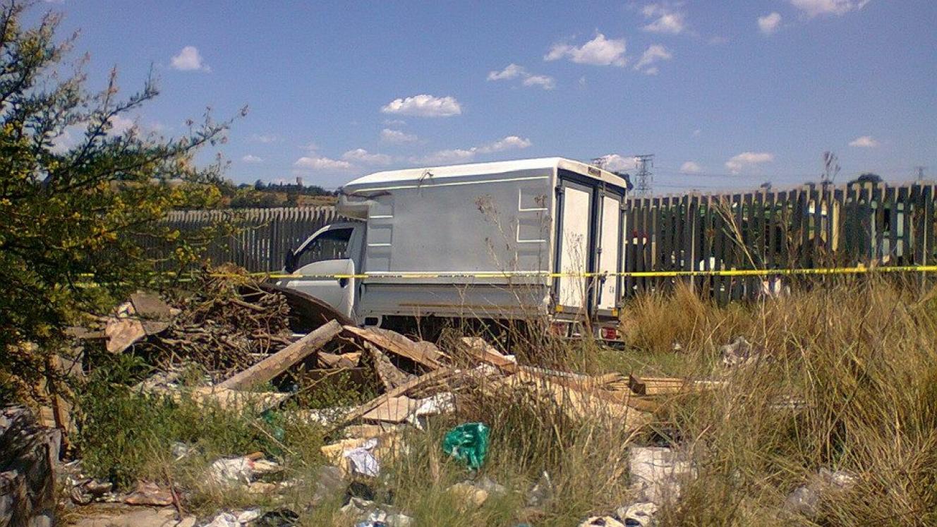 The hijacked vehicle was traced to East Road where police arrested three suspects.