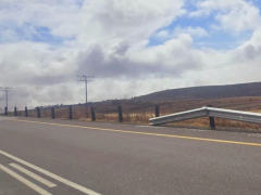 A long stretch of a KZN road where thieves have ripped out the guardrails. 