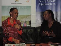 The South African High Commissioner to Zambia, Sikose Mji and the Zambian Minister of Commerce, Trade and Industry, Margaret Mwanakatwe.