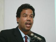 The dti’s Lionel October refutes allegations that the US is being “heavy-handed” in issuing its latest Agoa ultimatum.