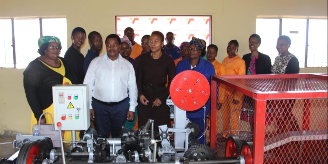 Pongola deputy mayor Busisiwe Mvelase; Sandile Biyela of TPT; Thandi Sabelo of TPT; and Jellita Dlamini of Sibambisane CC pictured in front of the barbed wire machine with Sibambisane members. 