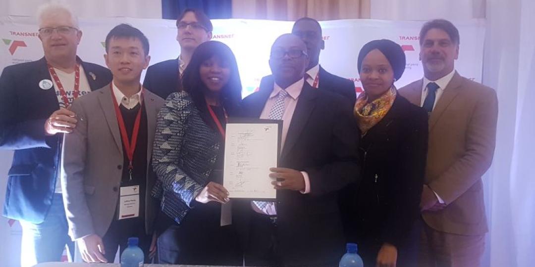 From left; Western Cape minister of Economic Opportunities, Alan Winde; Saldehco managing director, Jeffrey Phang; Altus France managing director, Eric Hennet (back); Saldehco chairperson Sophie Masipa; Transnet group chief executive Siyabonga Gama; Transnet group chief operating officer, Mlamuli Buthelezi (back); TNPA chief executive Shulami Qalinge; and Saldanha Bay Municipality’s executive mayor Marius Koen.