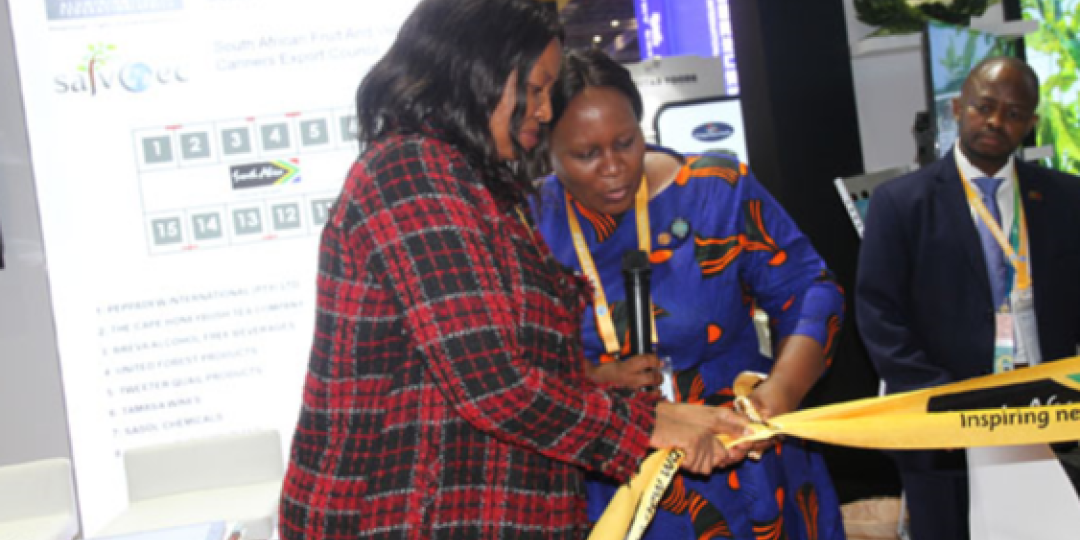 The Deputy Minister of Trade and Industry, Ms Nomalungelo Gina and the South African Consul General in Shanghai, Ms Mpho Hlahla cutting the ribbon to officially open the South African Pavillion at the second China International Import Expo (CIIE) in Shanghai.