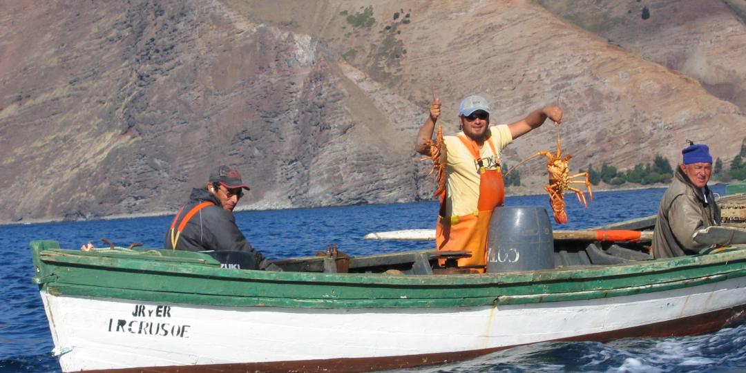 Minister of Environment, Forestry and Fisheries, Barbara Creecy grants small scale fishers access to fishing.